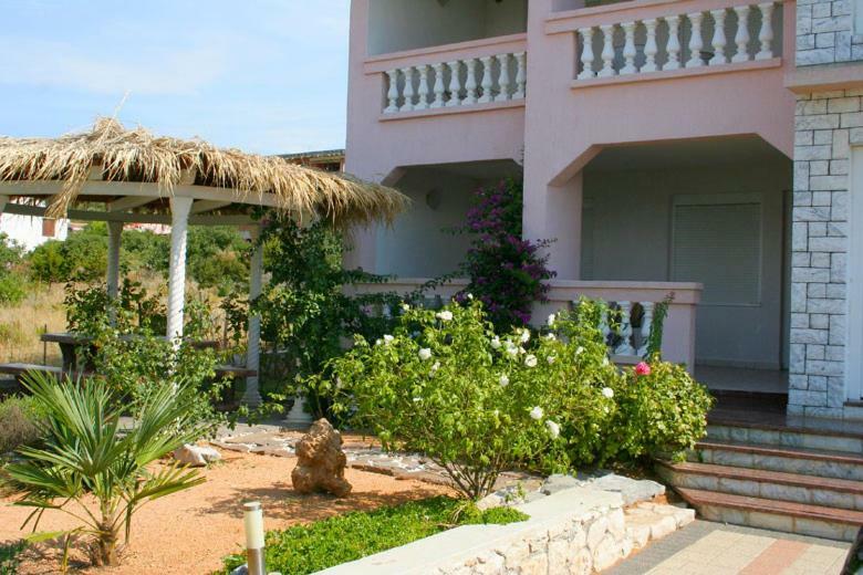 Apartments Mirjana - Stara Novalja Εξωτερικό φωτογραφία